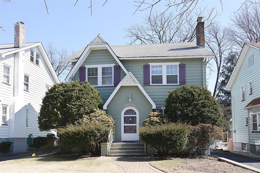 2nd image of 17 Ridgewood Ave