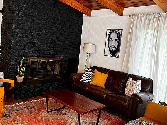 4th image of 3102 Rugby Dr #A