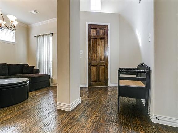 4th image of 701 Aspen Ct