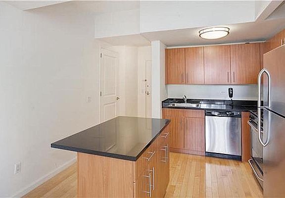 4th image of 20 West St APT 11D