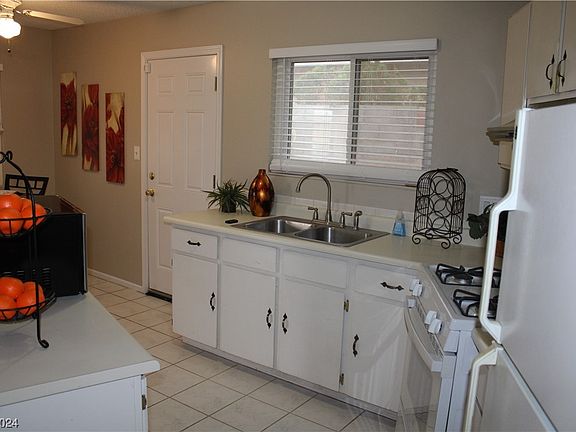 4th image of 5127 Orinda Ave