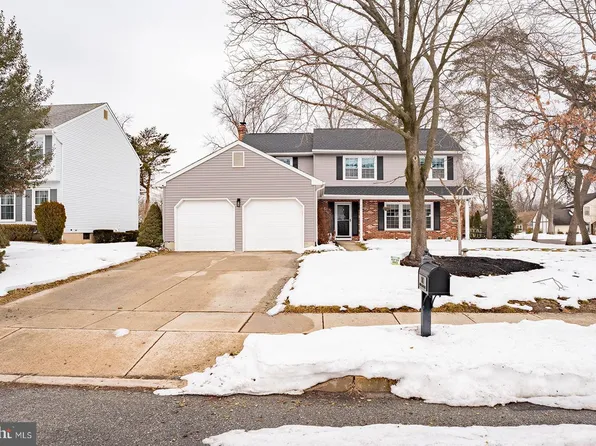 601 Tallowood Ln, Mount Laurel, NJ 08054