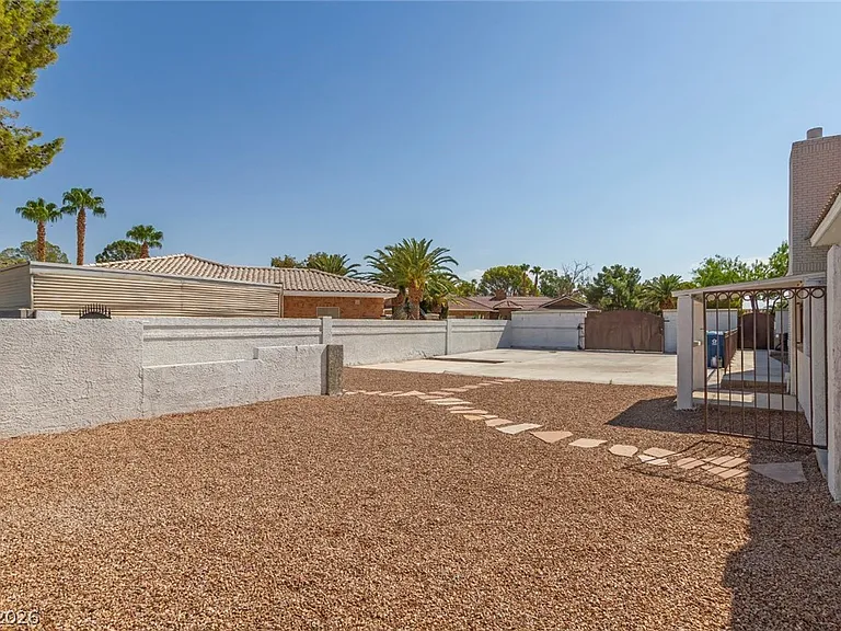 60 E Levi Ave — Photo 72