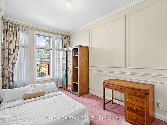 3rd image of 75 Falcon St