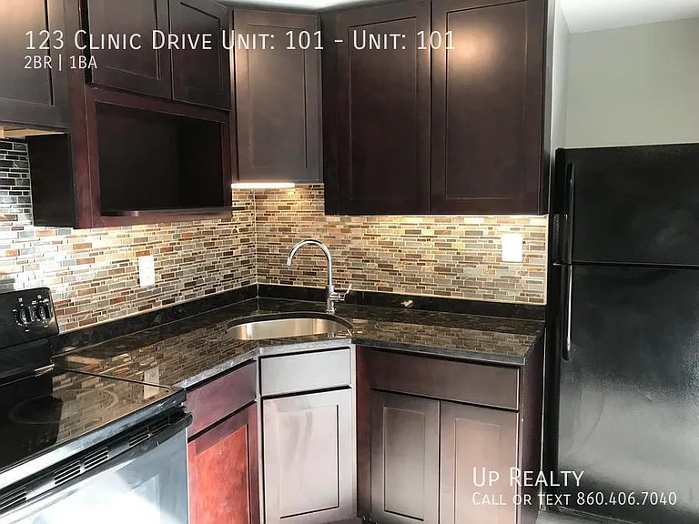123 Clinic Dr #101 — Photo 1