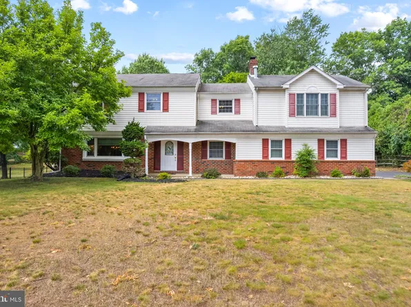 179 Buckshire Dr, Holland, PA 18966