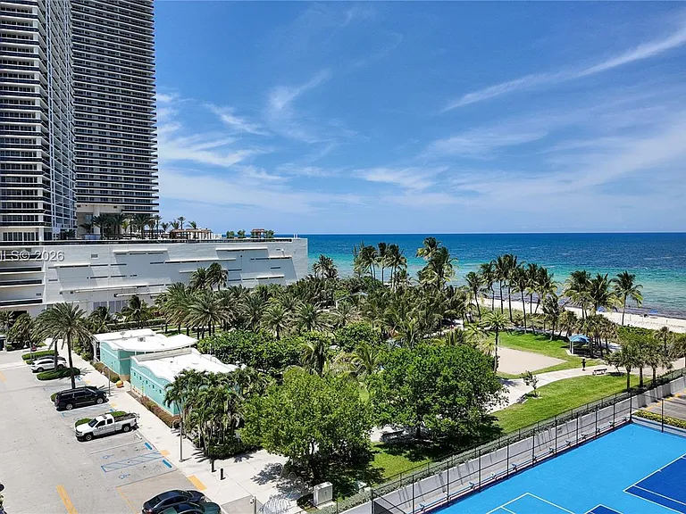 1880 S Ocean Dr #807 — Photo 2