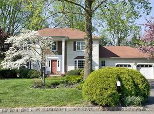 15 Rustic Dr, North Brunswick, NJ 08902