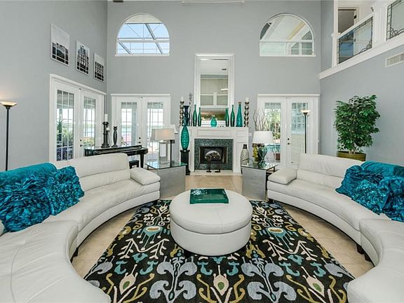 4th image of 3141 S Canal Dr