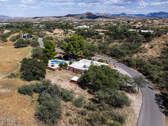 2nd image of 1672 W Camino Campestre Dr