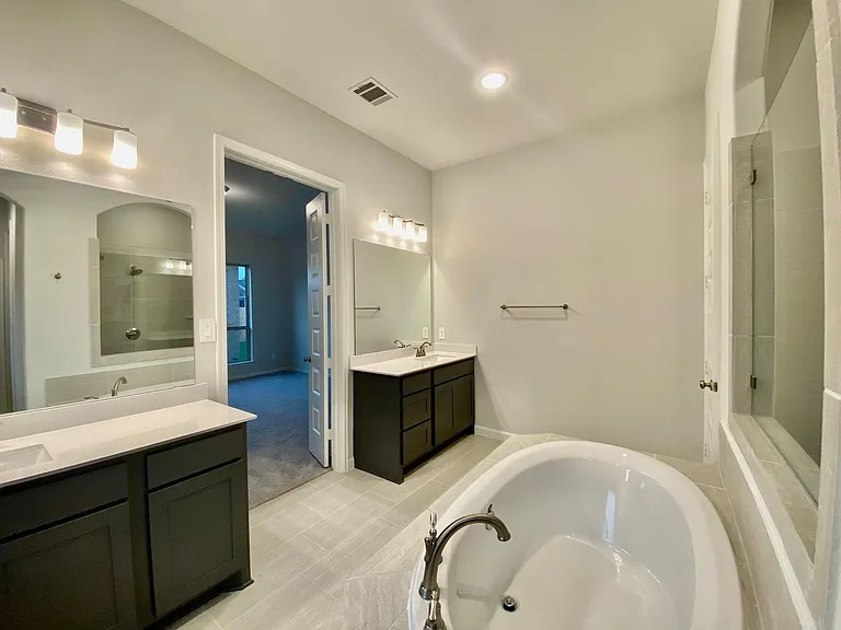 9411 Trestle Creek Ct — Photo 11