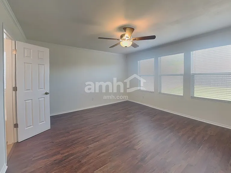 9921 Thomas Jefferson Dr — Photo 11