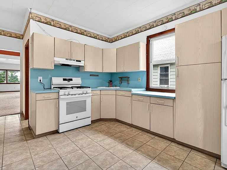 319 Paterson Ave #2 — Photo 9