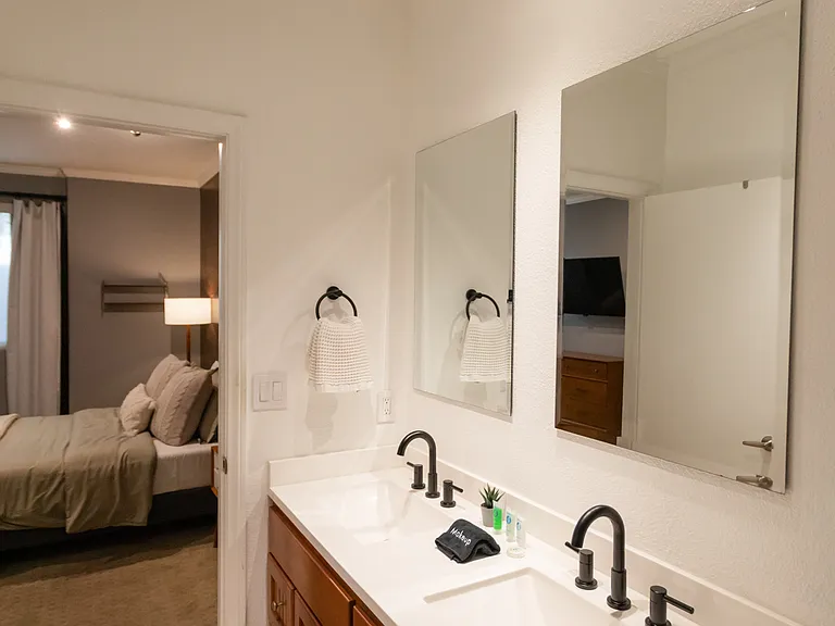 Master bathroom with Dual sinks