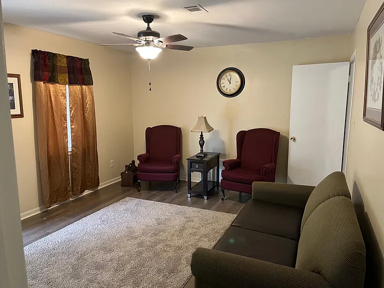 802 Nancy St — Photo 8