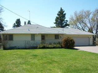 7741 Shingle Creek Dr, Minneapolis, MN 55443