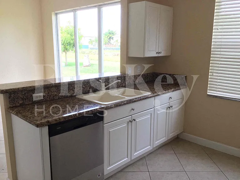 1485 NE 40th Rd — Photo 9