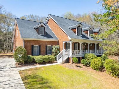 1100 Dials Plantation Dr, Statham, GA, 30666