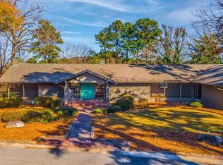 1 Williamsburg Cir, Little Rock, AR 72227