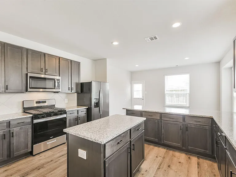 2934 Lawrence Park Ct — Photo 10