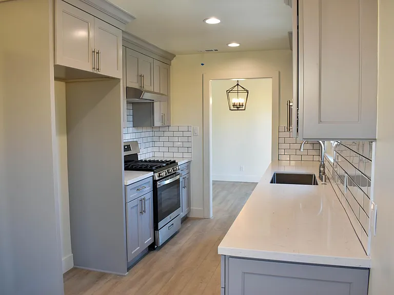2454 Marcia Dr — Photo 6