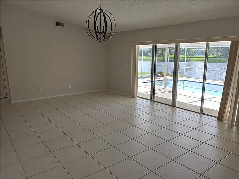 525 Moreno Cir NE — Photo 5