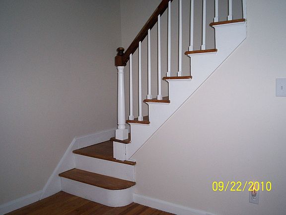 Stairway to 2nd fl w/2rooms