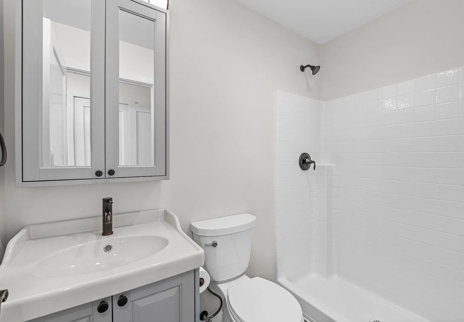 3 bed, 1268 sqft, $5,250 — Photo 4