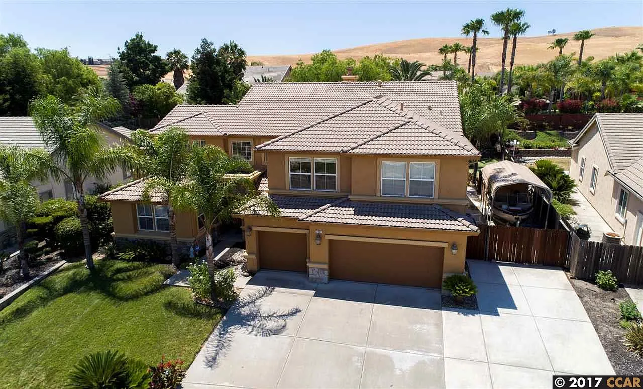 5059 Heacock Way photo 1