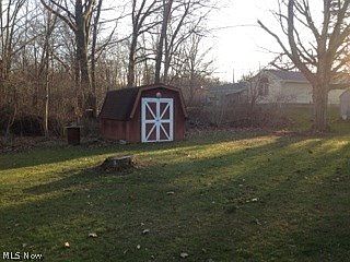 4th image of 3367 Winston Ave