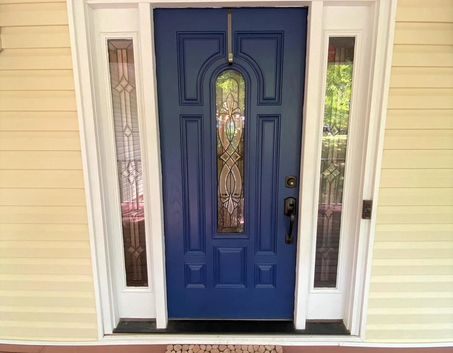 4 bed, 2.5 bath, 2740 sqft, $2,400 — Photo 2