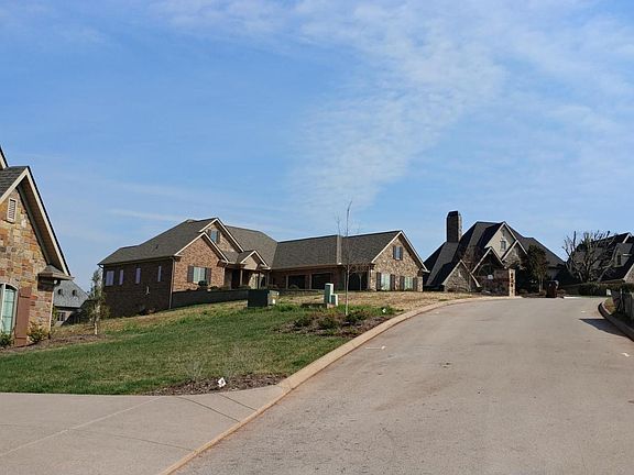 3rd image of 340 Whippoorwill Dr