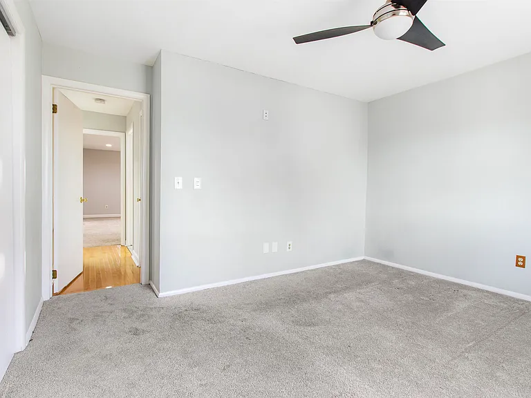 33 Green Valley Ct #33 — Photo 14
