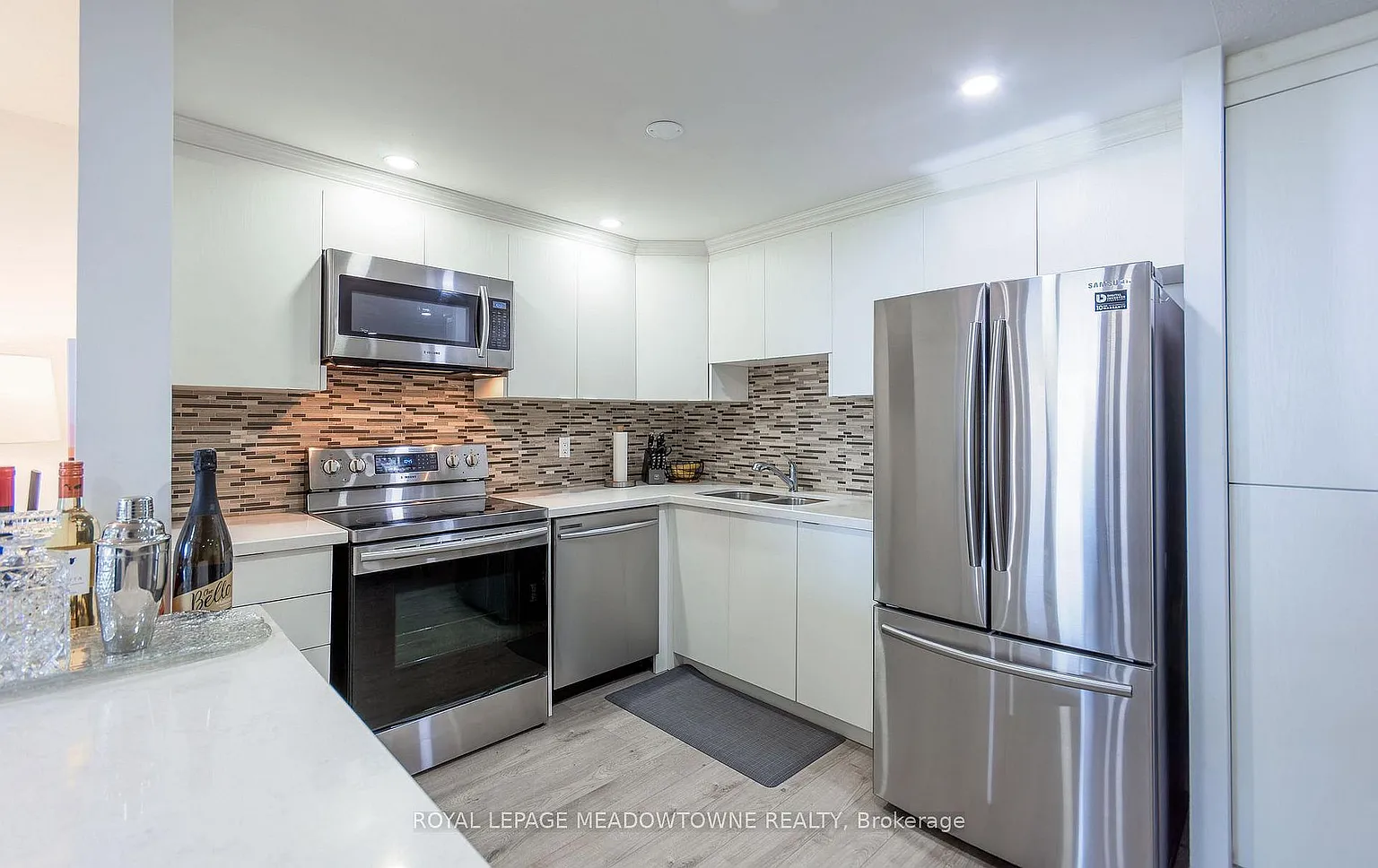 6720 Glen Erin Dr Unit 701 photo 1
