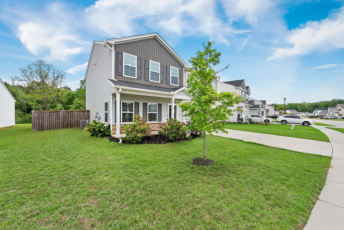 Building Photo - 212 Torslanda Ln