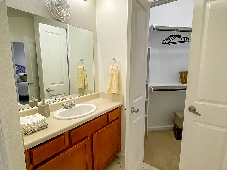 Central Park Apartments — Photo 65