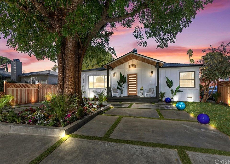 1st image of 14323 14325 Miranda St