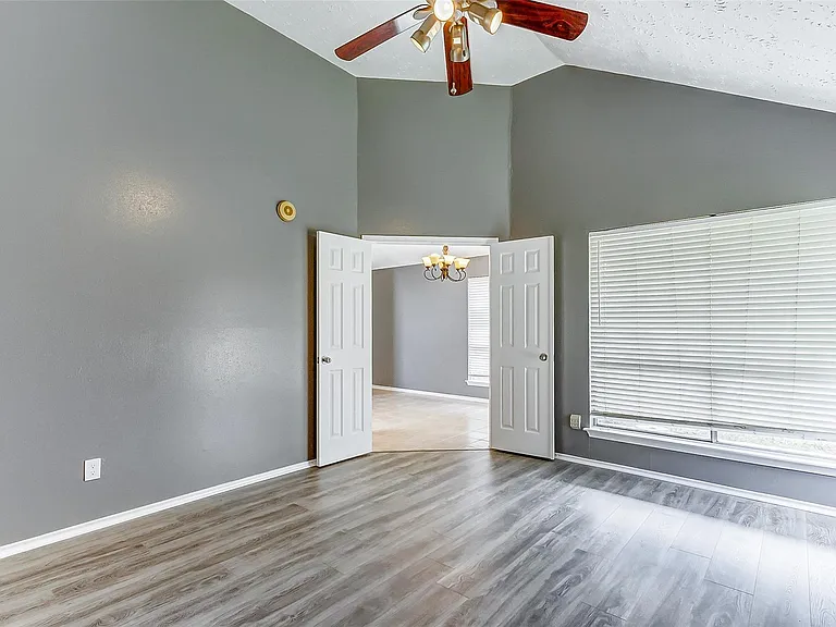 8410 Fawn Wind Ct — Photo 18
