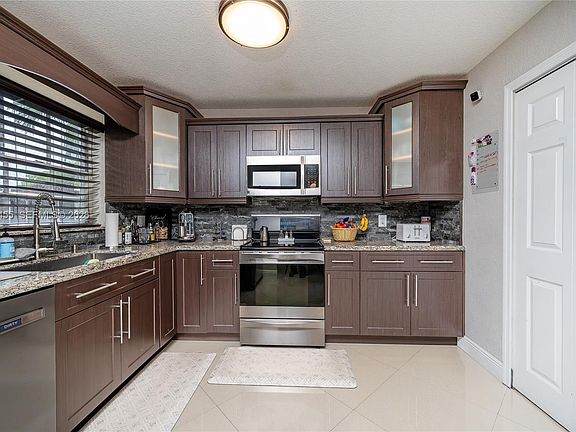 5th image of 13491 SW 62nd St APT 2-3