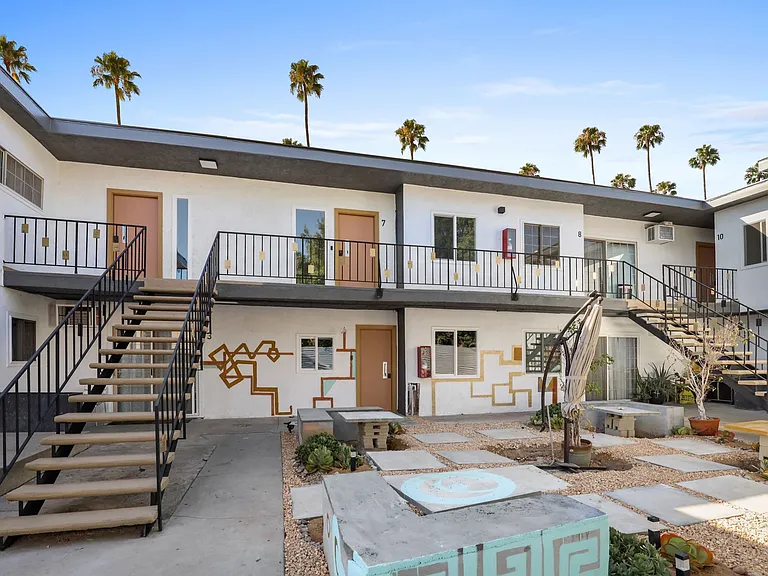2561 W Avenue 30 — Photo 8
