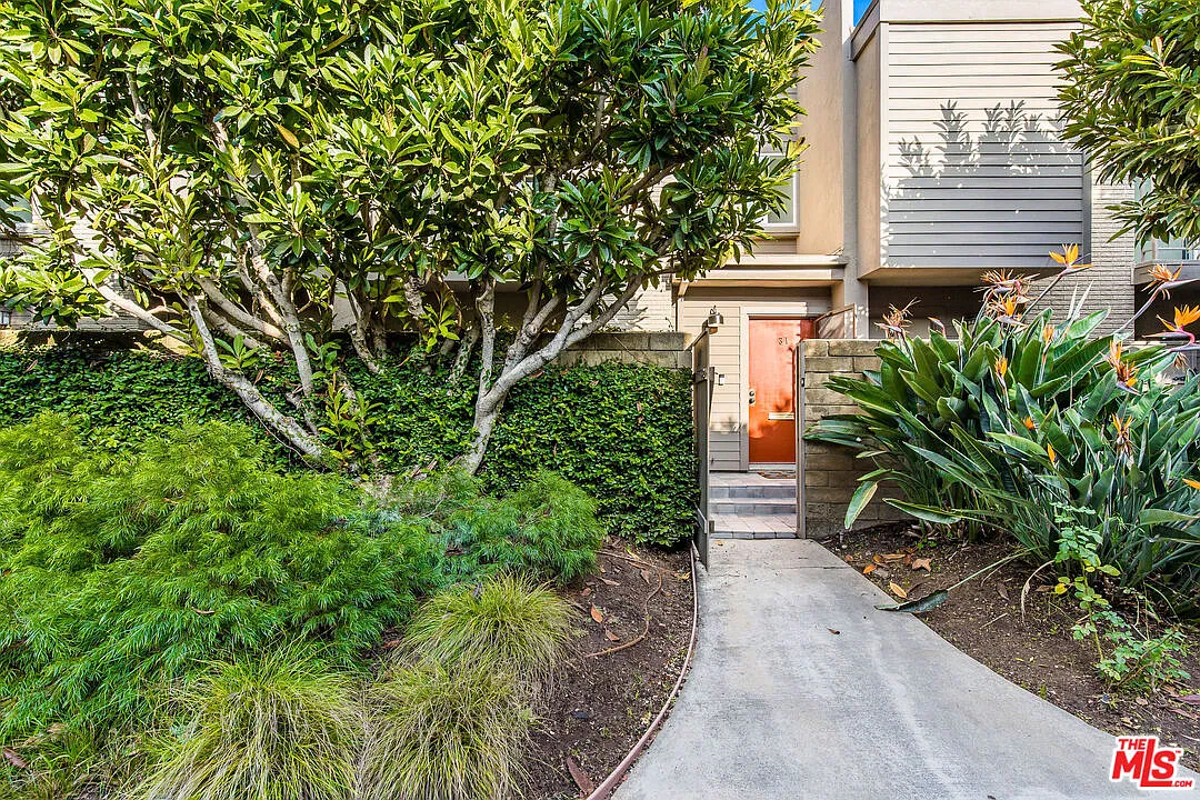 2 bed, 2.5 bath, 1504 sqft, $6,400 — Photo 1