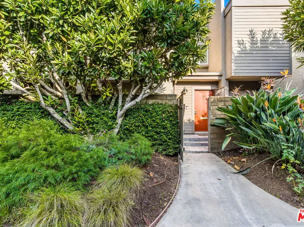 31 Village Pkwy, Santa Monica, CA 90405