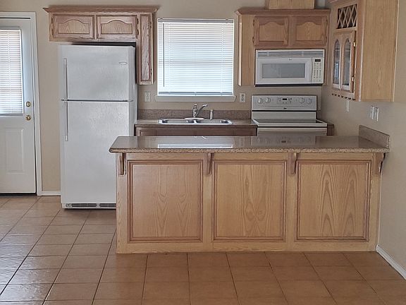 2nd image of 2503 Salvatierra Ave APT 7