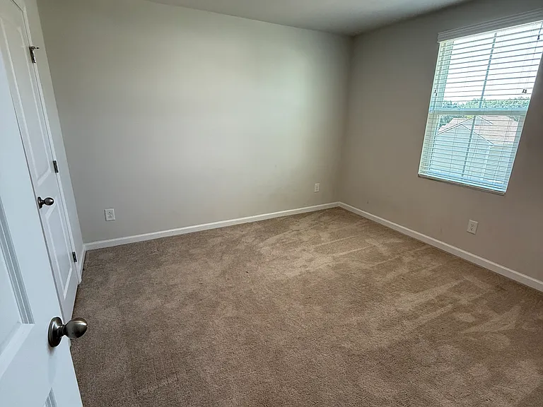 2410 Brokeshire Dr — Photo 15