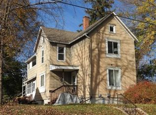 724 S Ottawa Ave, Freeport, IL 61032