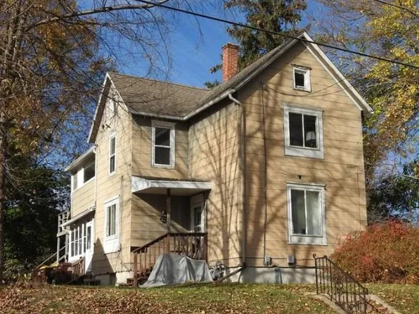 724 S Ottawa Ave, Freeport, IL 61032