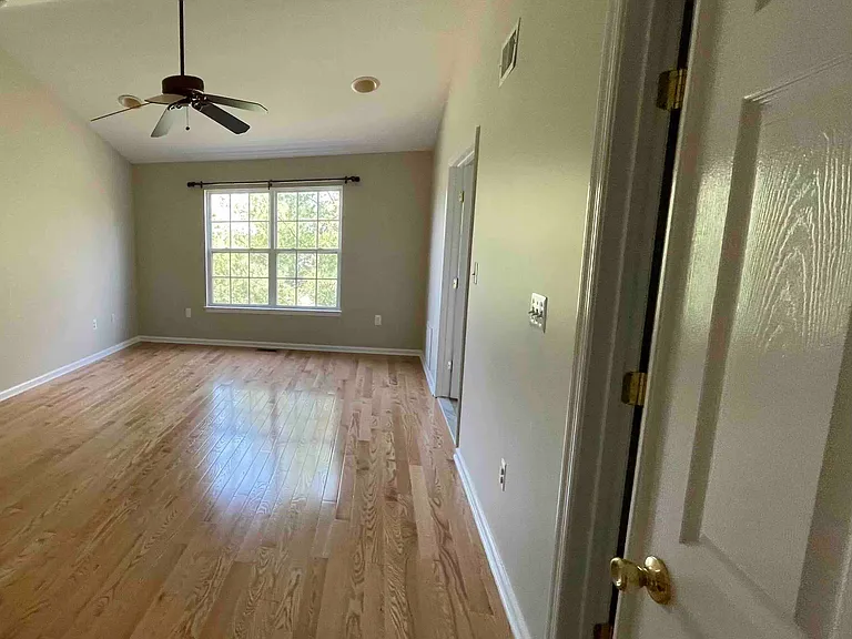 49 Truman Ave — Photo 12