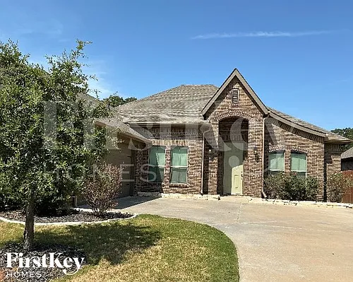 1060 Wildwood Dr Photo 1