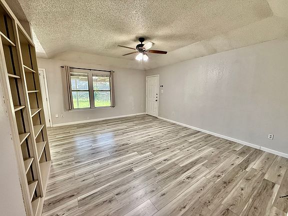 4th image of 2707 Sunny Ln #A