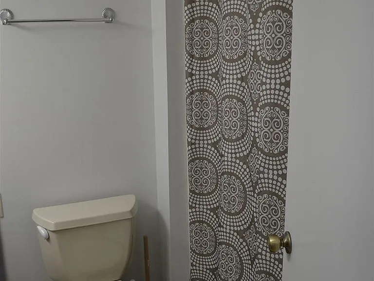 15 Englewood Dr — Photo 21